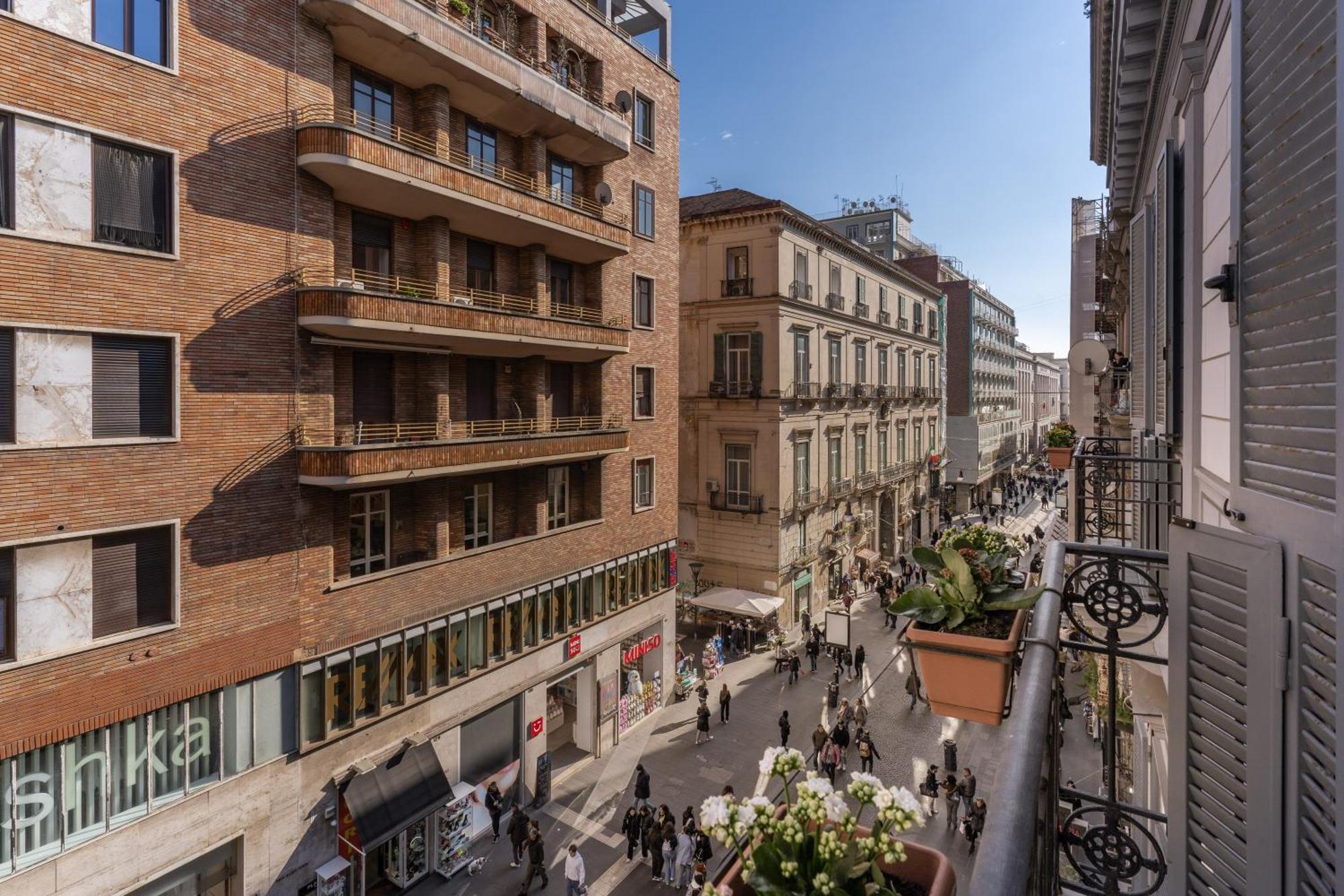 Due Porte A Toledo Napoli Eksteriør bilde