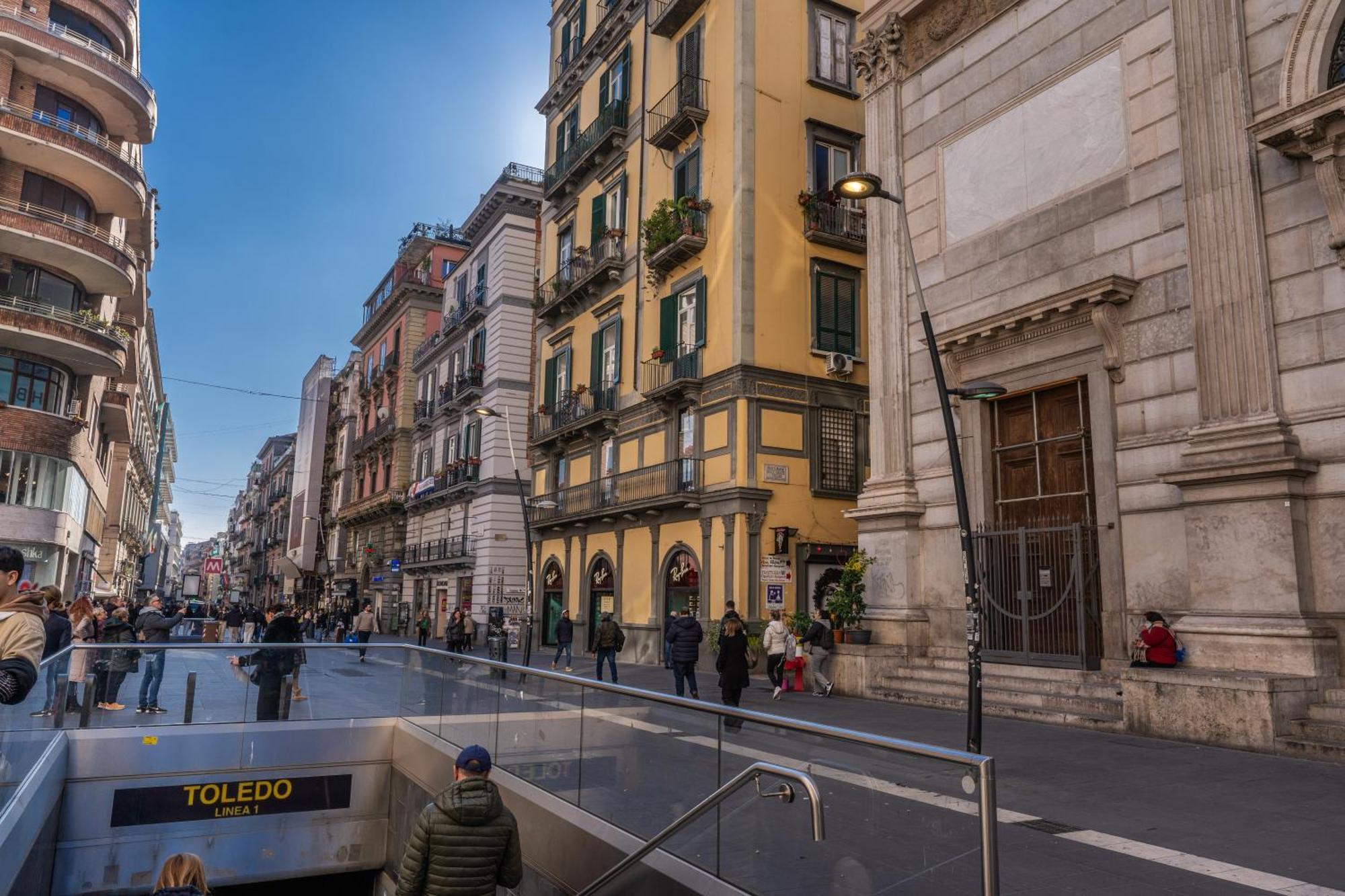 Due Porte A Toledo Napoli Eksteriør bilde